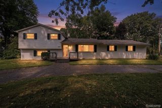 2720 Merelus Drive, Waterford Charter Township, MI 48329