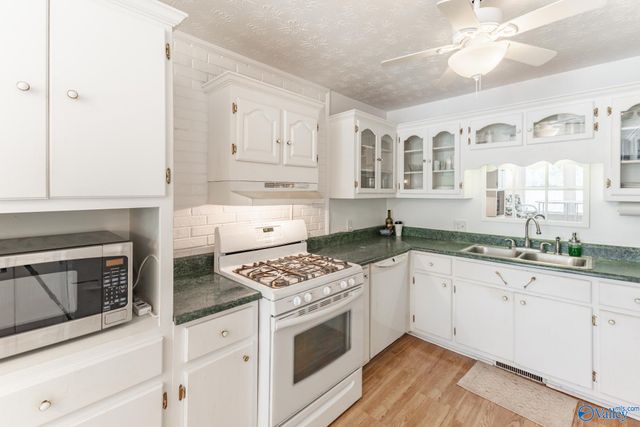 17900 Lakeside Estates Road, Athens, AL 35614