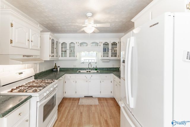 17900 Lakeside Estates Road, Athens, AL 35614