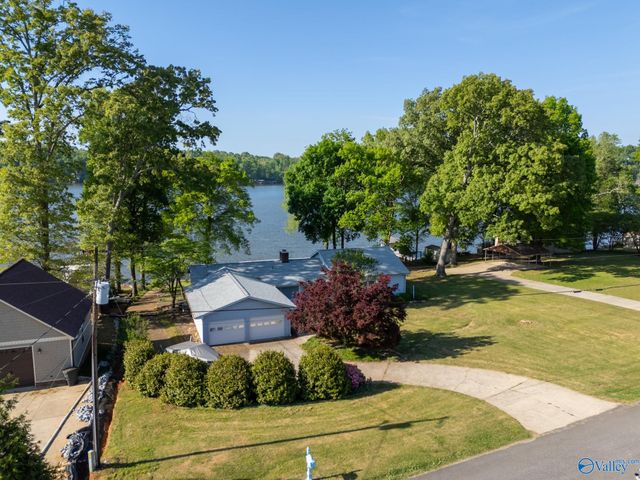 17900 Lakeside Estates Road, Athens, AL 35614