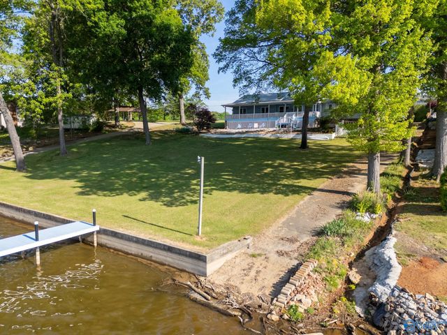 17900 Lakeside Estates Road, Athens, AL 35614
