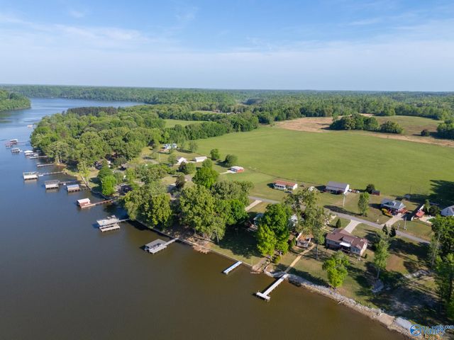 17900 Lakeside Estates Road, Athens, AL 35614