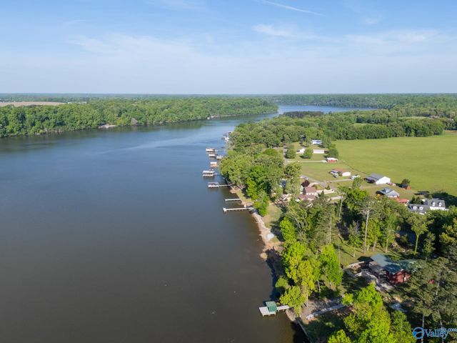 17900 Lakeside Estates Road, Athens, AL 35614