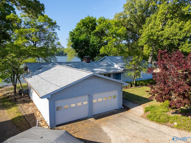 17900 Lakeside Estates Road, Athens, AL 35614