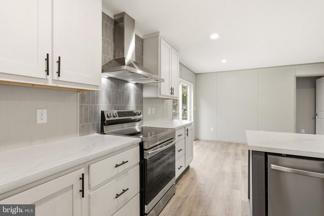 109 W MAIN STREET, Fayetteville, PA 17222