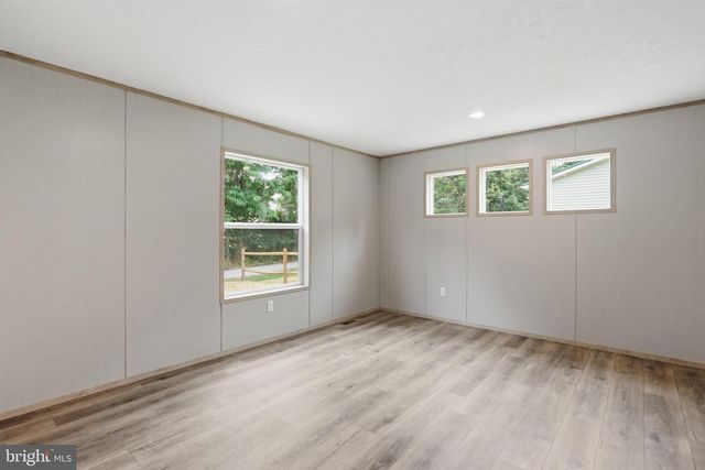 109 W MAIN STREET, Fayetteville, PA 17222