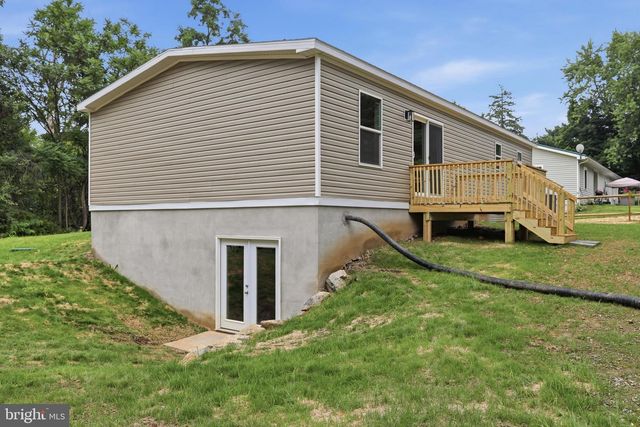109 W MAIN STREET, Fayetteville, PA 17222
