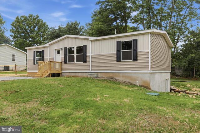 109 W MAIN STREET, Fayetteville, PA 17222