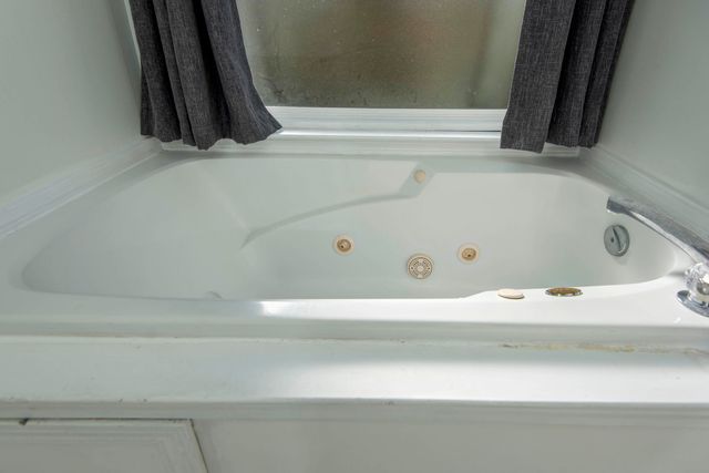 420 Amanda Road, Ridgedale, MO 65739