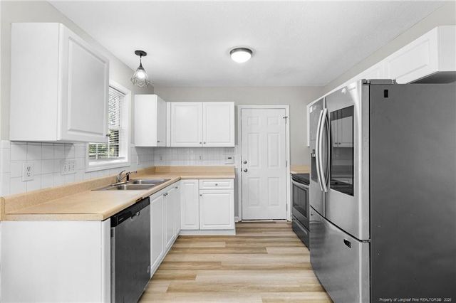 4129 Batesburg Drive, Hope Mills, NC 28348