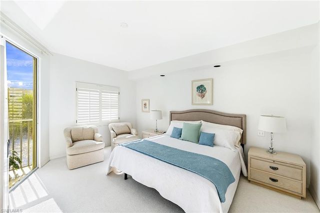7638 Pebble Creek CIR 4-202, Naples, FL 34108