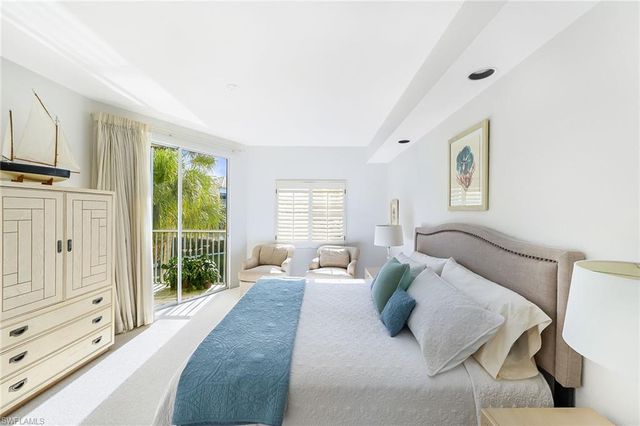 7638 Pebble Creek CIR 4-202, Naples, FL 34108