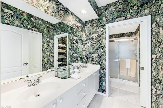 7638 Pebble Creek CIR 4-202, Naples, FL 34108