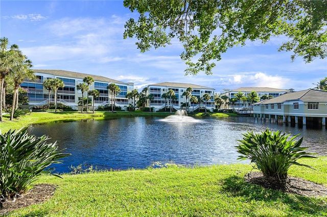 7638 Pebble Creek CIR 4-202, Naples, FL 34108