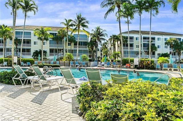 7638 Pebble Creek CIR 4-202, Naples, FL 34108