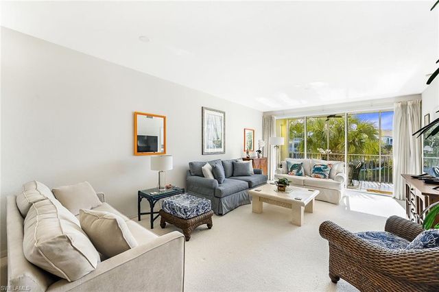 7638 Pebble Creek CIR 4-202, Naples, FL 34108