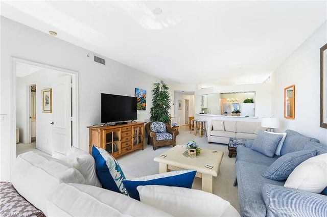 7638 Pebble Creek CIR 4-202, Naples, FL 34108