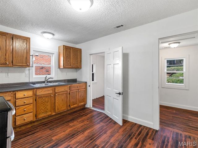 317 E Sand Street, Pacific, MO 63069