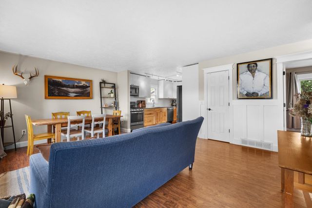 615 22nd Ave NW, Minot, ND 58703