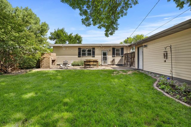 615 22nd Ave NW, Minot, ND 58703