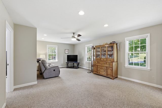 6 Brynmawr Dr, East Longmeadow, MA 01028
