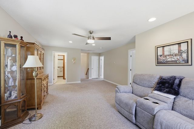 6 Brynmawr Dr, East Longmeadow, MA 01028