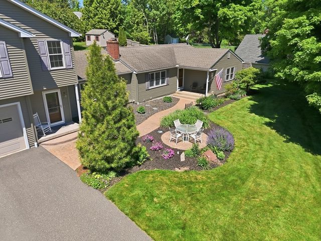 6 Brynmawr Dr, East Longmeadow, MA 01028