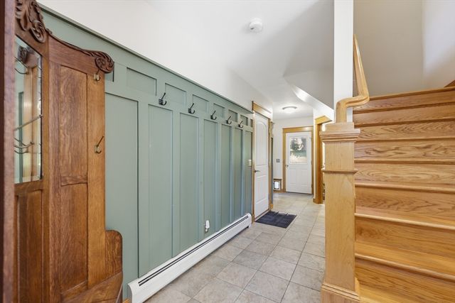 6 Brynmawr Dr, East Longmeadow, MA 01028