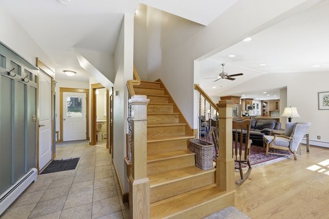 6 Brynmawr Dr, East Longmeadow, MA 01028