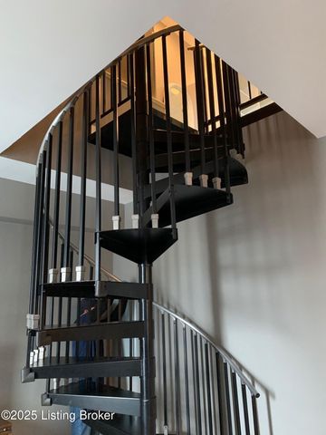 604 S 3rd St 809, Louisville, KY 40202