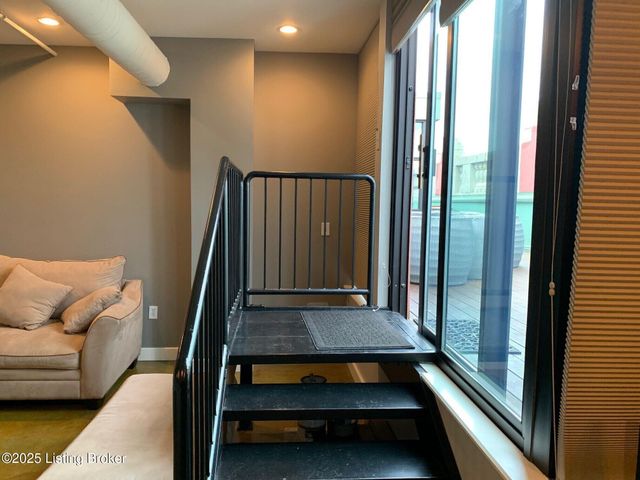 604 S 3rd St 809, Louisville, KY 40202