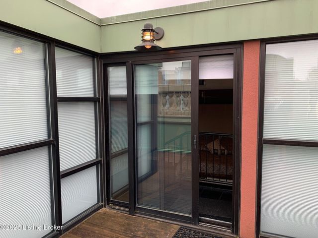 604 S 3rd St 809, Louisville, KY 40202