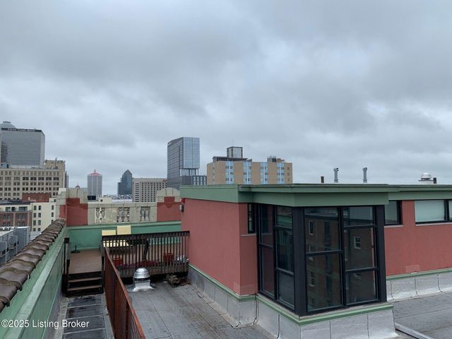 604 S 3rd St 809, Louisville, KY 40202