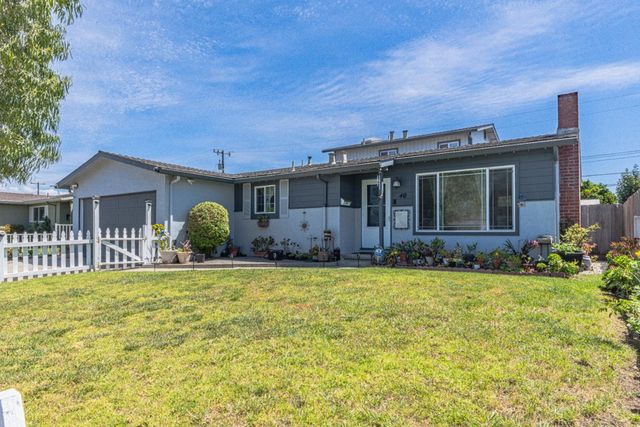 40 Saint Brendan Way, Salinas, CA 93906
