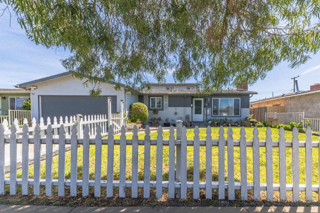40 Saint Brendan Way, Salinas, CA 93906