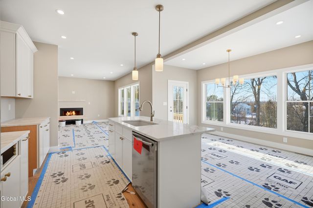 1 Welding Way, Colonie, NY 12047