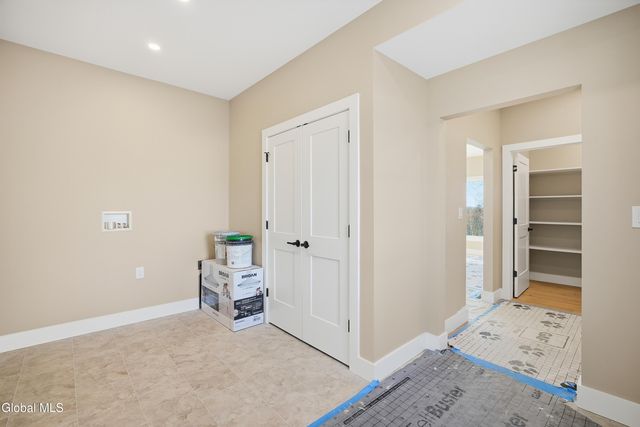 1 Welding Way, Colonie, NY 12047