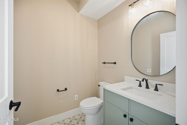 1 Welding Way, Colonie, NY 12047