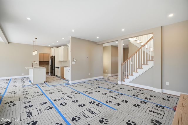 1 Welding Way, Colonie, NY 12047