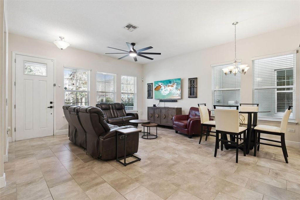 Image 11 of property listing at 9360 MEADOW HUNT WAY, Winter Garden, FL 34787