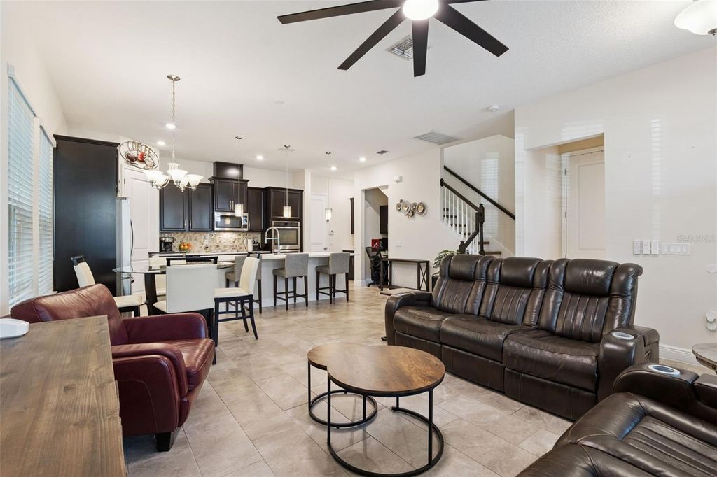 Image 13 of property listing at 9360 MEADOW HUNT WAY, Winter Garden, FL 34787