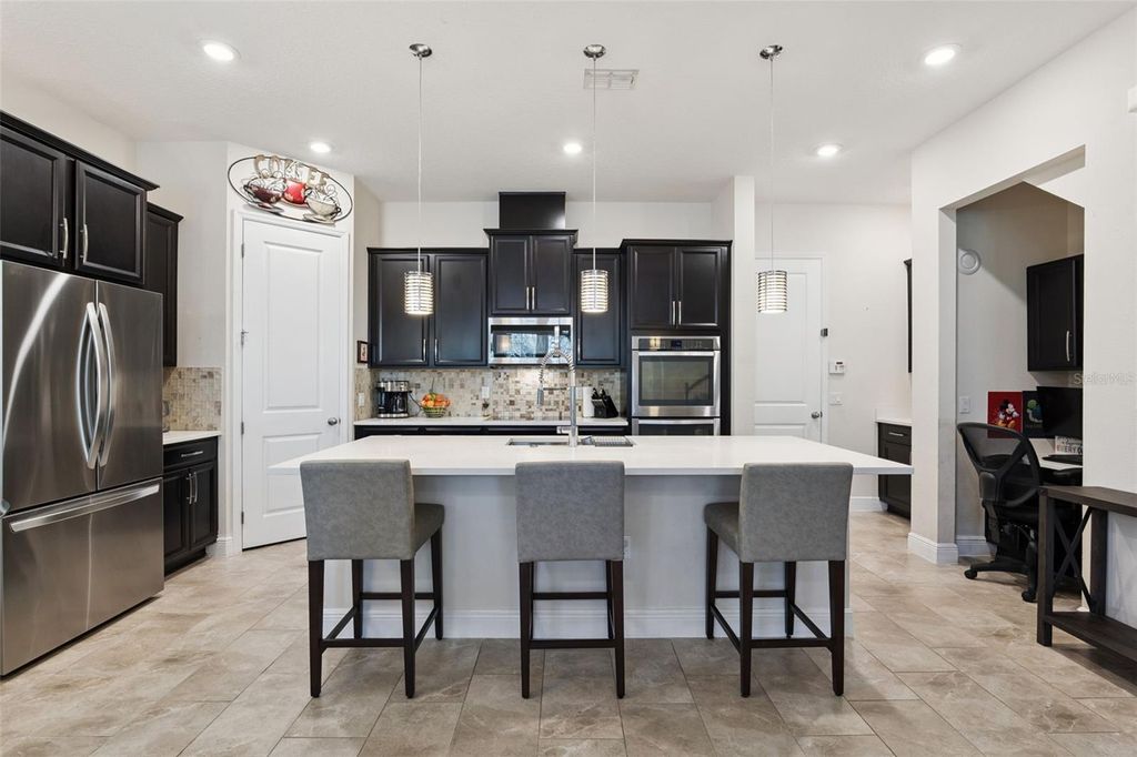 Image 14 of property listing at 9360 MEADOW HUNT WAY, Winter Garden, FL 34787