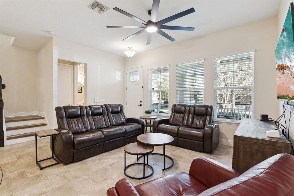 Image 8 of property listing at 9360 MEADOW HUNT WAY, Winter Garden, FL 34787