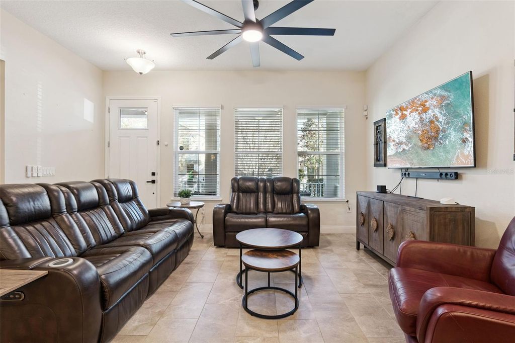 Image 9 of property listing at 9360 MEADOW HUNT WAY, Winter Garden, FL 34787