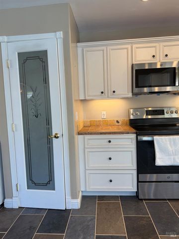 136 Berryessa Dr, Napa, CA 94558