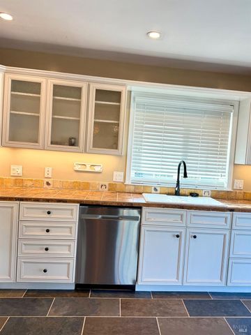 136 Berryessa Dr, Napa, CA 94558