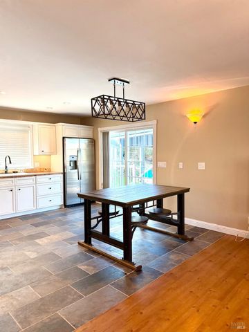 136 Berryessa Dr, Napa, CA 94558