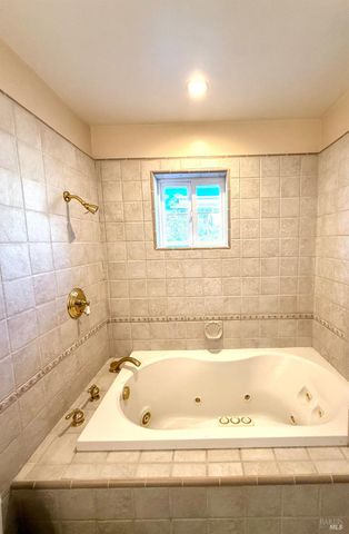 136 Berryessa Dr, Napa, CA 94558