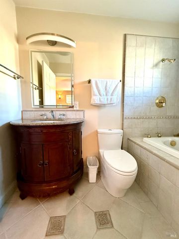 136 Berryessa Dr, Napa, CA 94558