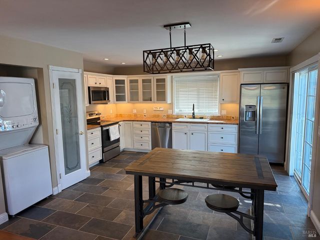 136 Berryessa Dr, Napa, CA 94558